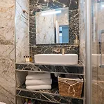 Calm Modern 1br, Premium Comfort In
