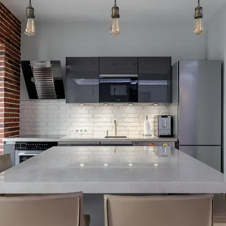 Calm Modern 1br, Premium Comfort In *