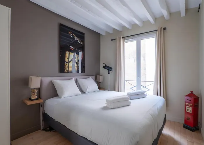 Calm Modern 1br, Premium Comfort In דירה