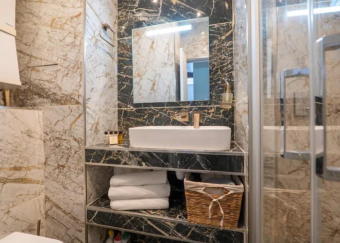 Calm Modern 1br, Premium Comfort In