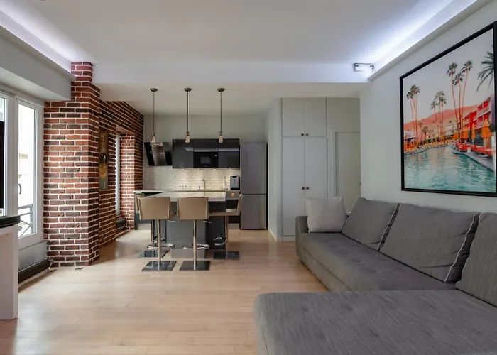 Calm Modern 1br, Premium Comfort In *