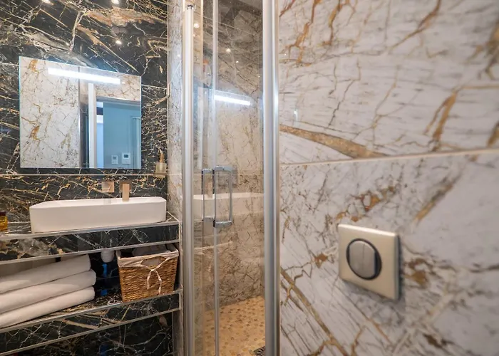 Calm Modern 1br, Premium Comfort In דירה פריז