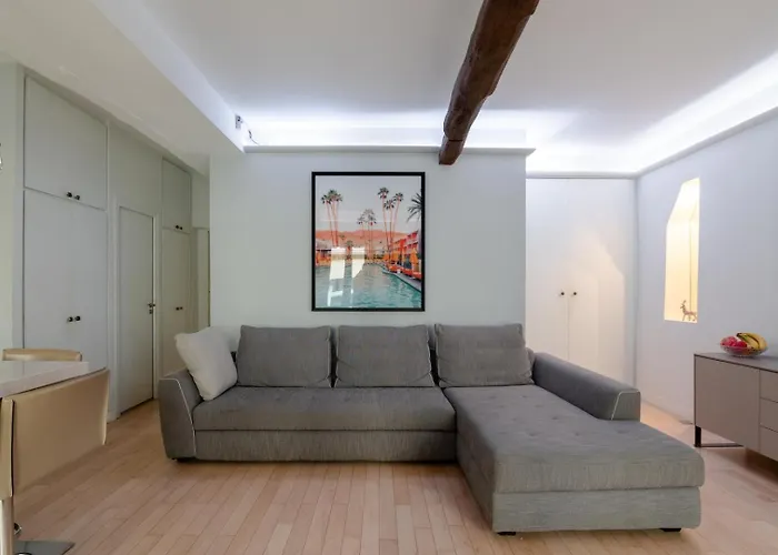 Calm Modern 1br, Premium Comfort In Apartment