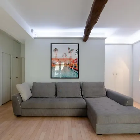 Calm Modern 1br, Premium Comfort In 아파트