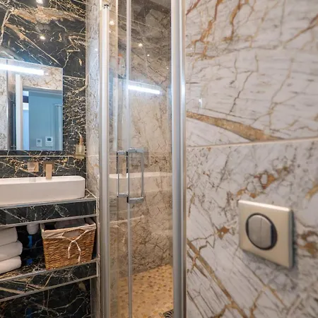 Calm Modern 1br, Premium Comfort In Apartmán Paříž